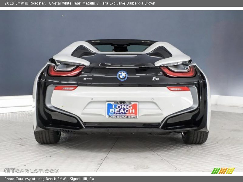 Crystal White Pearl Metallic / Tera Exclusive Dalbergia Brown 2019 BMW i8 Roadster