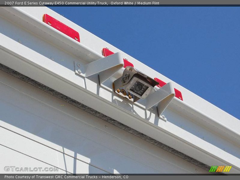 Oxford White / Medium Flint 2007 Ford E Series Cutaway E450 Commercial Utility Truck