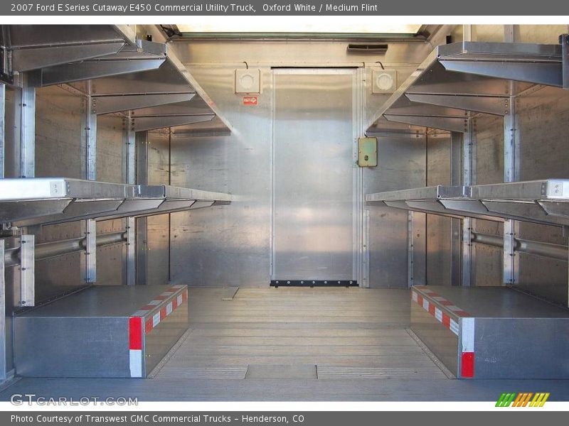 Oxford White / Medium Flint 2007 Ford E Series Cutaway E450 Commercial Utility Truck