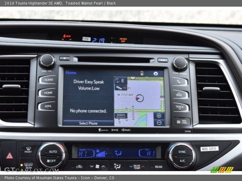 Toasted Walnut Pearl / Black 2019 Toyota Highlander SE AWD