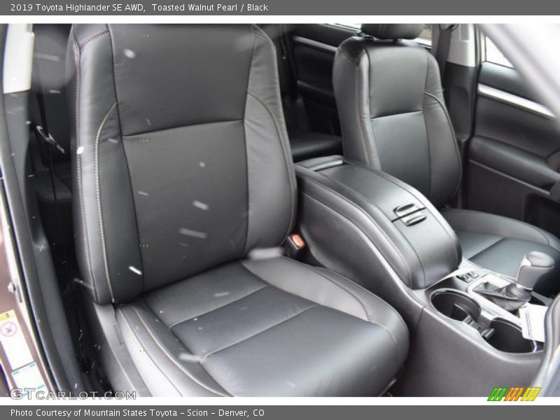 Toasted Walnut Pearl / Black 2019 Toyota Highlander SE AWD