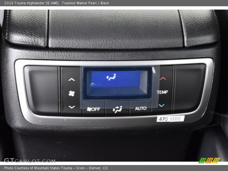 Toasted Walnut Pearl / Black 2019 Toyota Highlander SE AWD