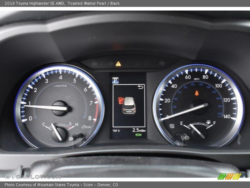 Toasted Walnut Pearl / Black 2019 Toyota Highlander SE AWD