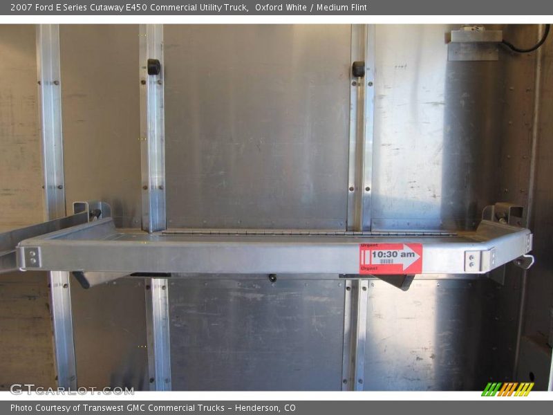 Oxford White / Medium Flint 2007 Ford E Series Cutaway E450 Commercial Utility Truck