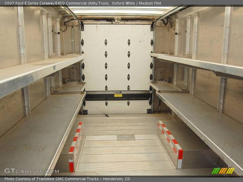 Oxford White / Medium Flint 2007 Ford E Series Cutaway E450 Commercial Utility Truck