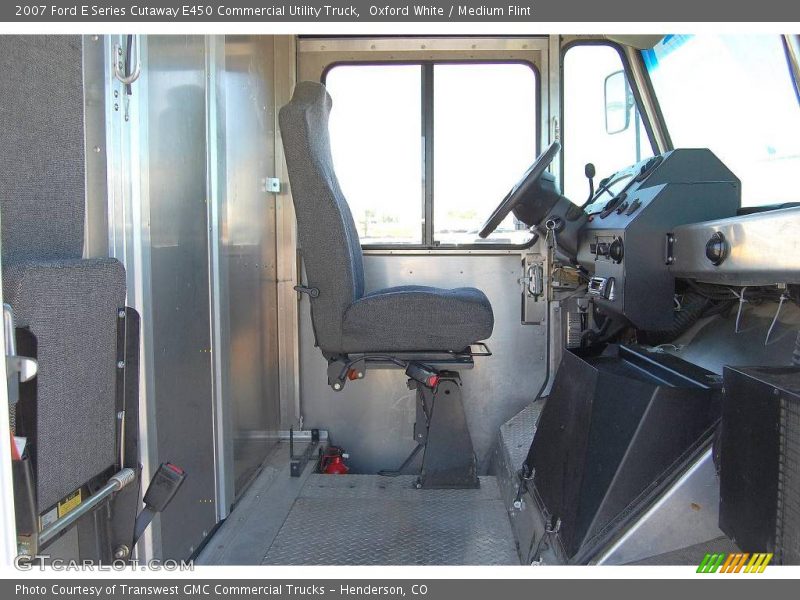 Oxford White / Medium Flint 2007 Ford E Series Cutaway E450 Commercial Utility Truck