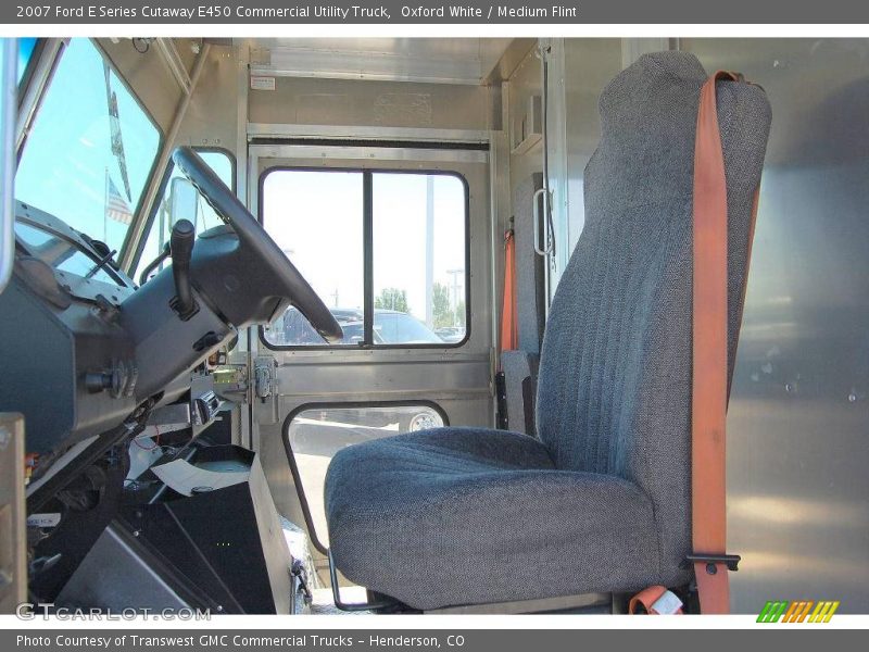 Oxford White / Medium Flint 2007 Ford E Series Cutaway E450 Commercial Utility Truck