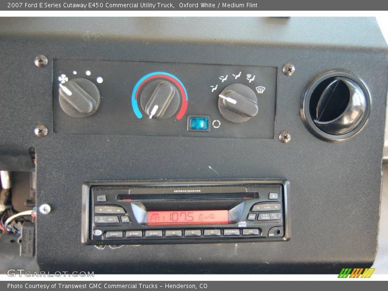 Oxford White / Medium Flint 2007 Ford E Series Cutaway E450 Commercial Utility Truck