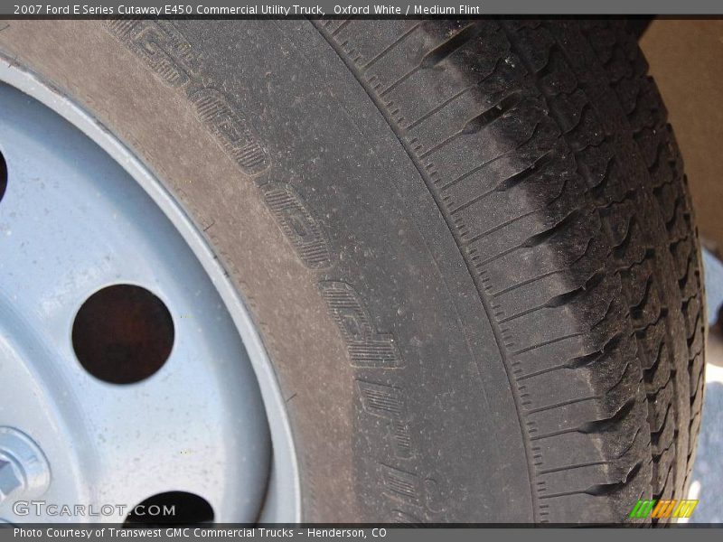 Oxford White / Medium Flint 2007 Ford E Series Cutaway E450 Commercial Utility Truck