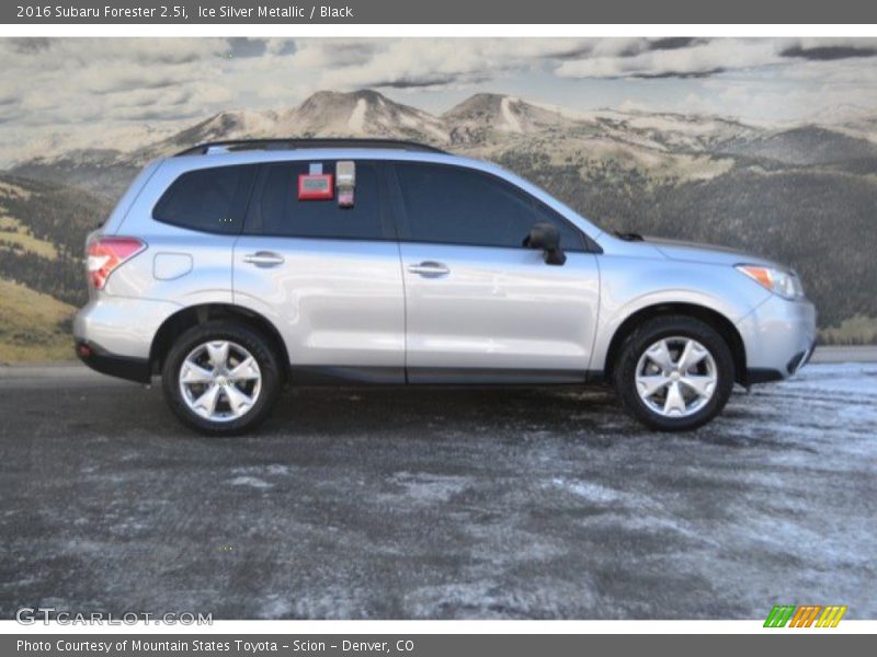 Ice Silver Metallic / Black 2016 Subaru Forester 2.5i