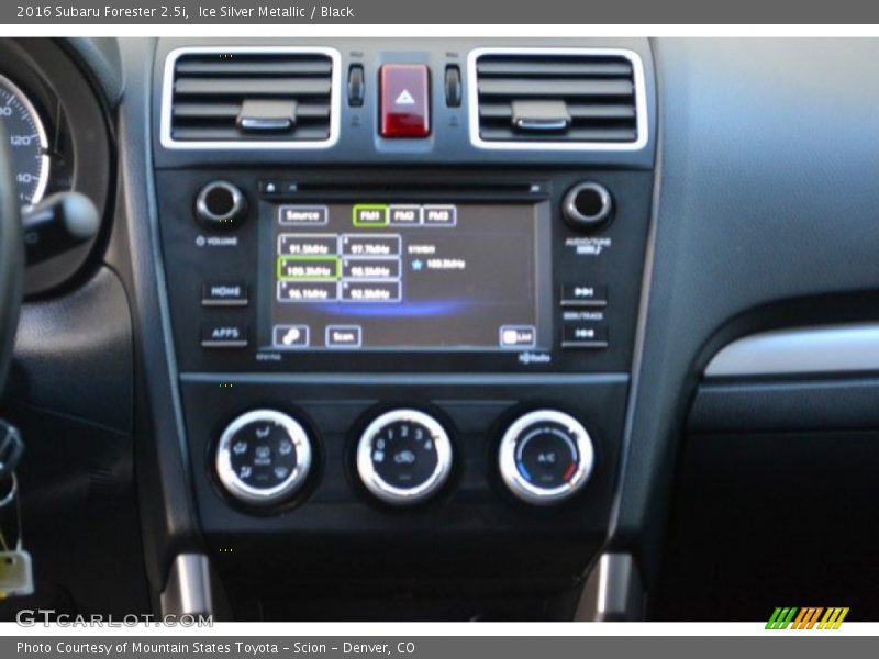 Ice Silver Metallic / Black 2016 Subaru Forester 2.5i