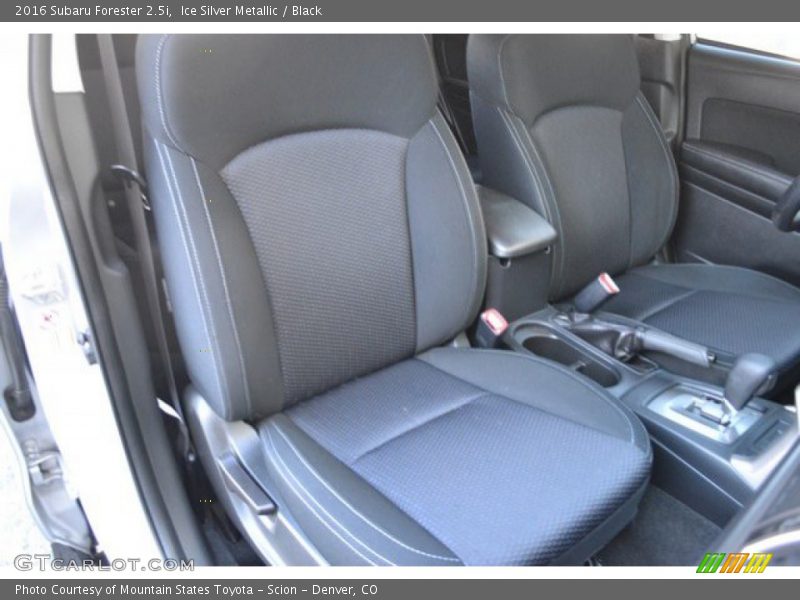 Ice Silver Metallic / Black 2016 Subaru Forester 2.5i