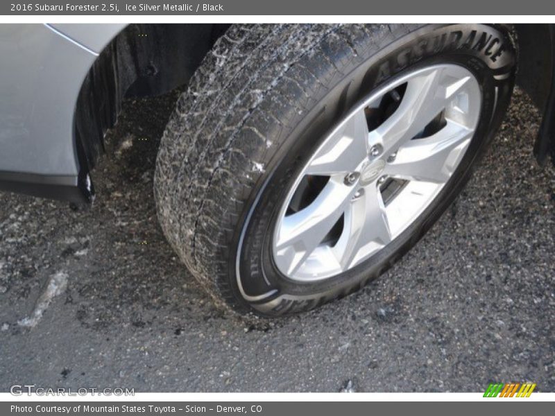Ice Silver Metallic / Black 2016 Subaru Forester 2.5i
