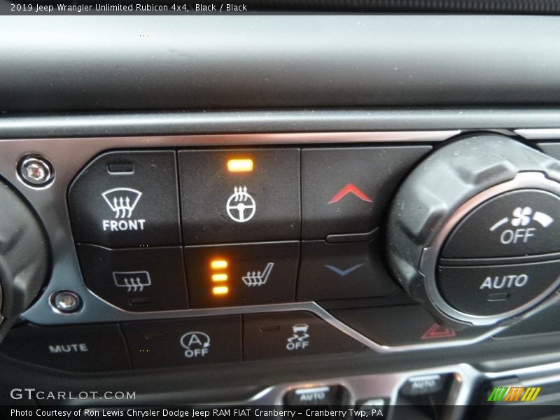 Controls of 2019 Wrangler Unlimited Rubicon 4x4