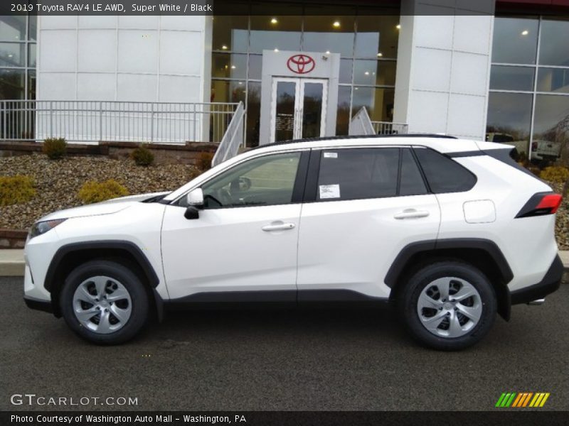  2019 RAV4 LE AWD Super White