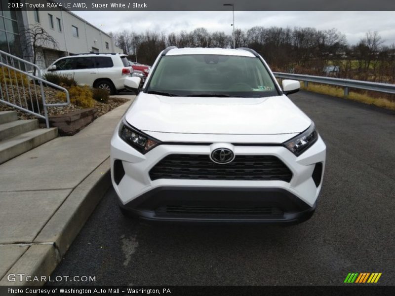 Super White / Black 2019 Toyota RAV4 LE AWD