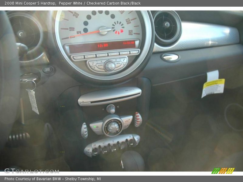 Pepper White / Checkered Carbon Black/Black 2008 Mini Cooper S Hardtop