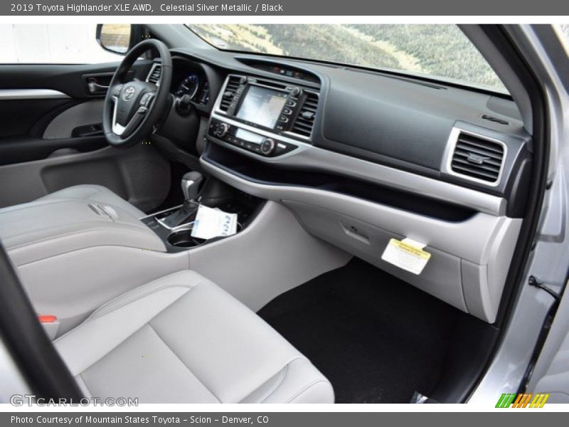 Celestial Silver Metallic / Black 2019 Toyota Highlander XLE AWD