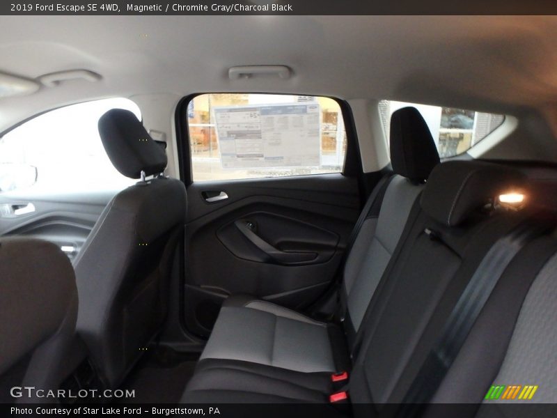 Magnetic / Chromite Gray/Charcoal Black 2019 Ford Escape SE 4WD