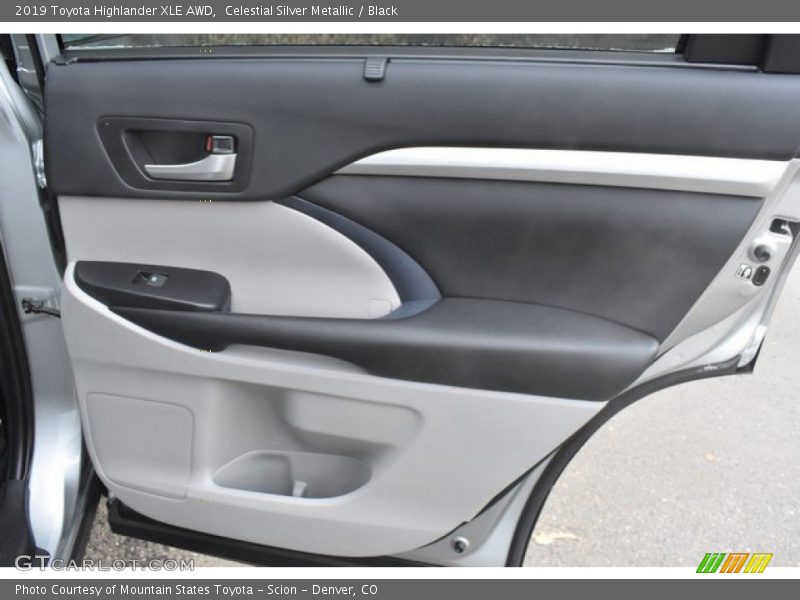 Celestial Silver Metallic / Black 2019 Toyota Highlander XLE AWD