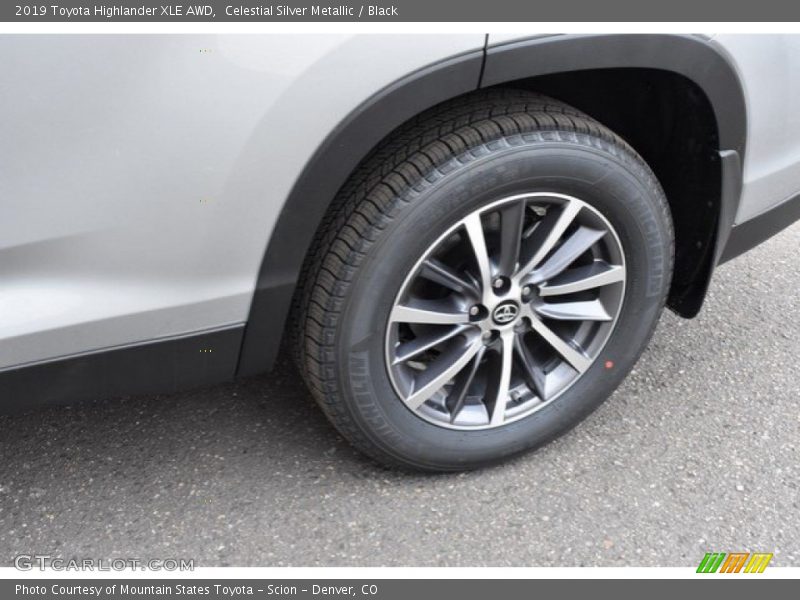 Celestial Silver Metallic / Black 2019 Toyota Highlander XLE AWD