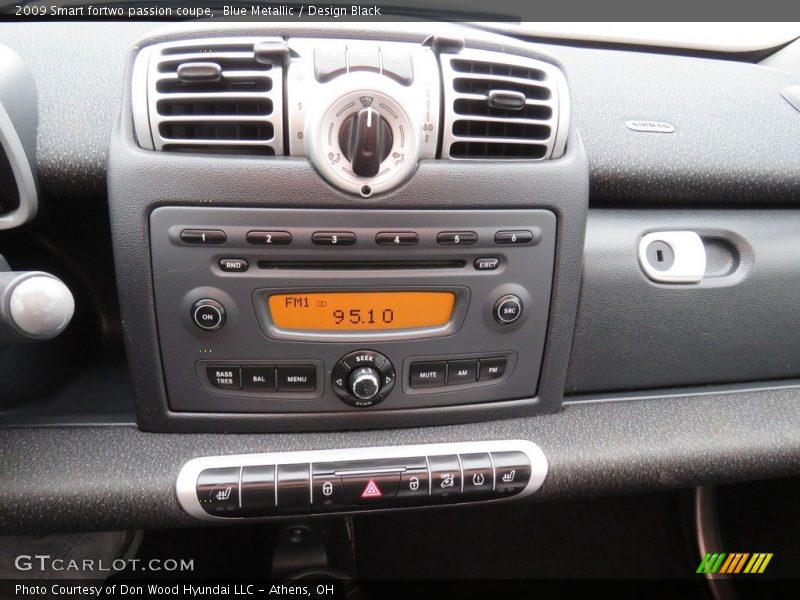 Blue Metallic / Design Black 2009 Smart fortwo passion coupe