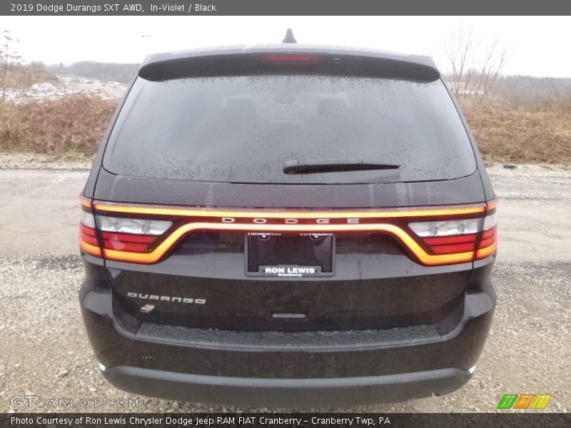In–Violet / Black 2019 Dodge Durango SXT AWD