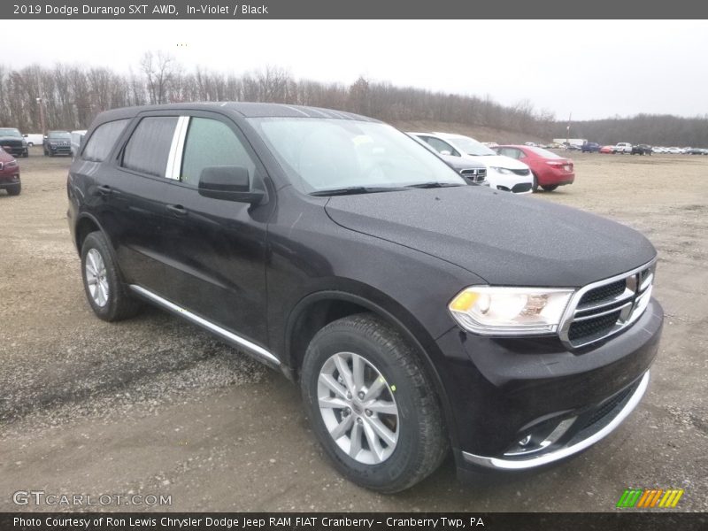 Front 3/4 View of 2019 Durango SXT AWD
