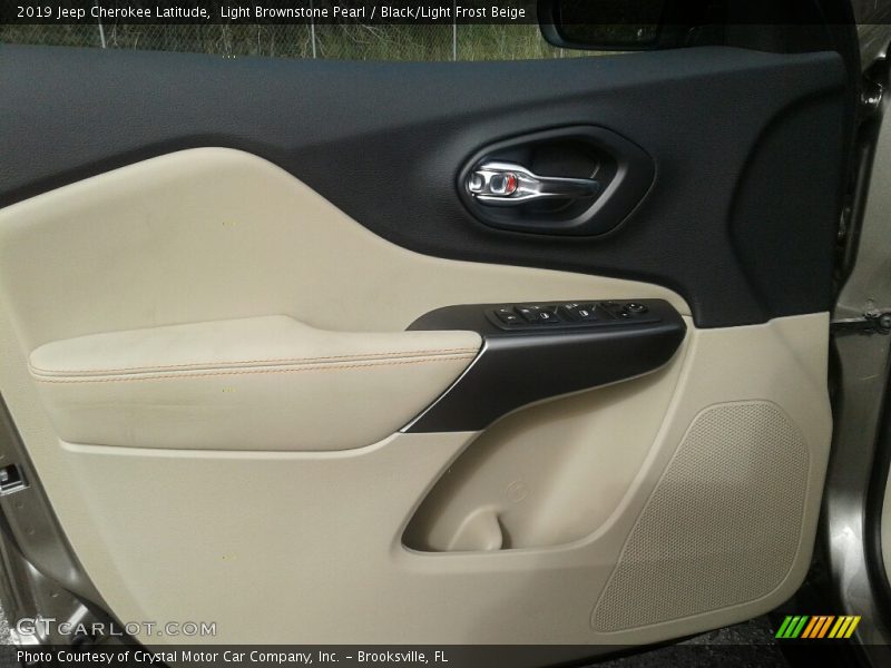 Light Brownstone Pearl / Black/Light Frost Beige 2019 Jeep Cherokee Latitude