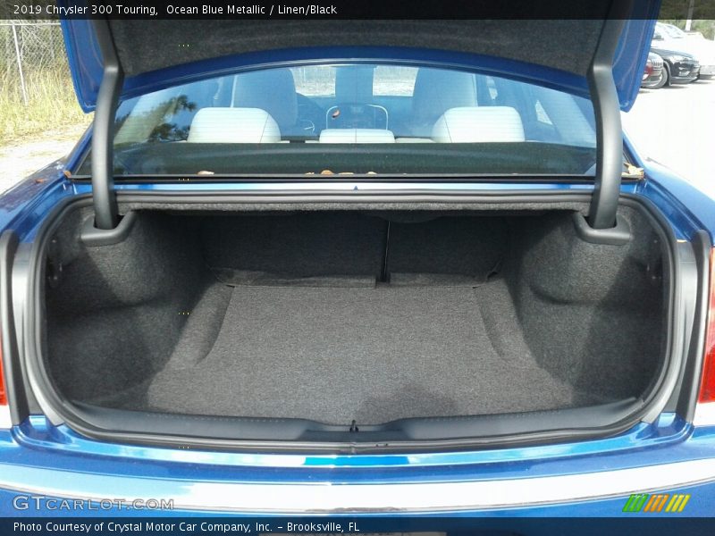 Ocean Blue Metallic / Linen/Black 2019 Chrysler 300 Touring