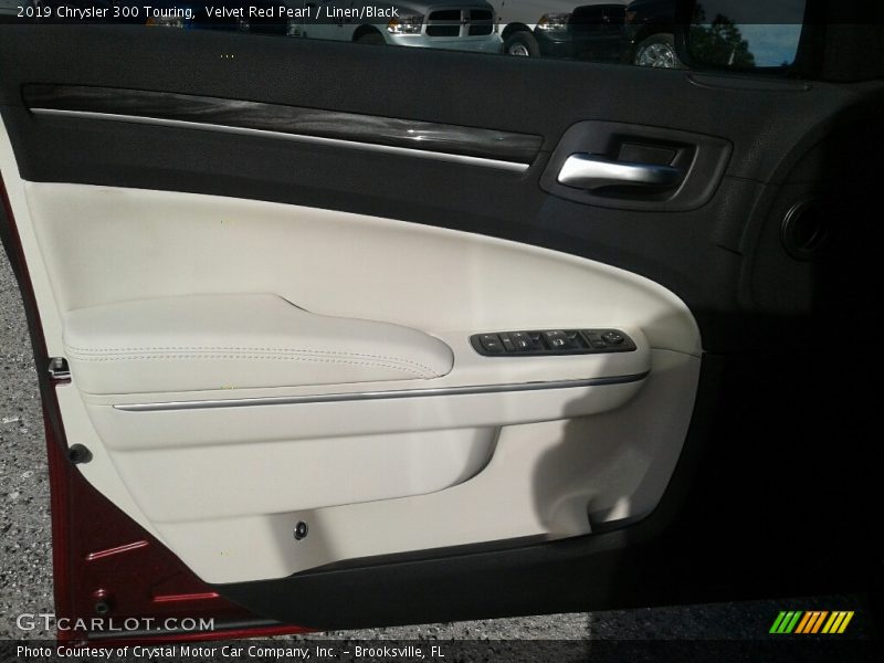 Velvet Red Pearl / Linen/Black 2019 Chrysler 300 Touring