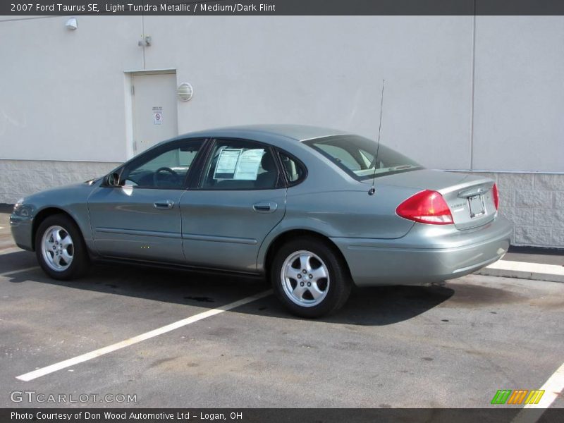 Light Tundra Metallic / Medium/Dark Flint 2007 Ford Taurus SE