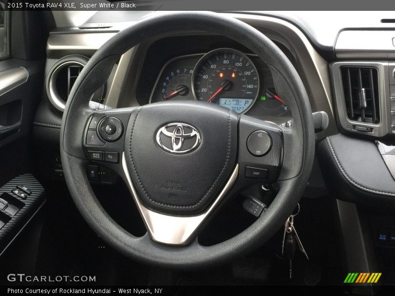 Super White / Black 2015 Toyota RAV4 XLE