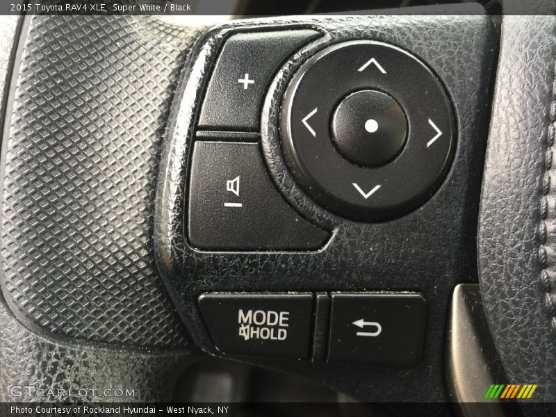 Super White / Black 2015 Toyota RAV4 XLE