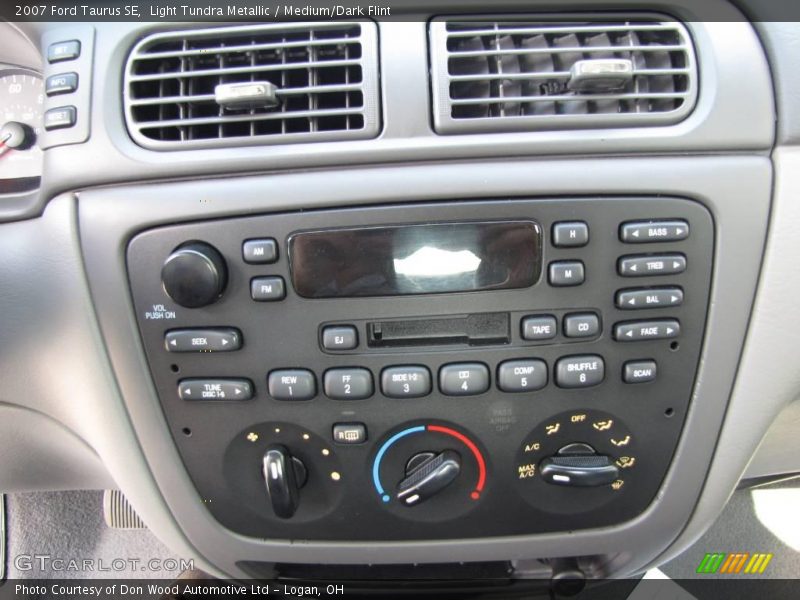 Light Tundra Metallic / Medium/Dark Flint 2007 Ford Taurus SE