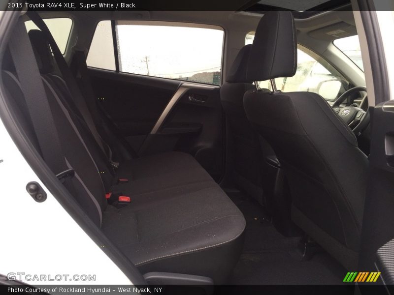 Super White / Black 2015 Toyota RAV4 XLE