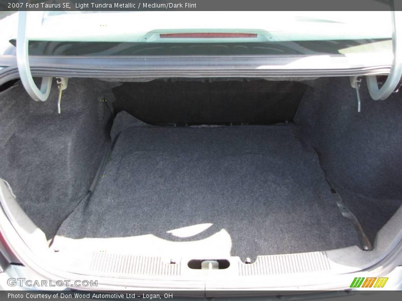 Light Tundra Metallic / Medium/Dark Flint 2007 Ford Taurus SE