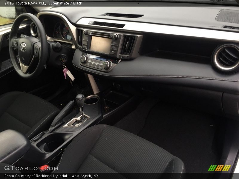 Super White / Black 2015 Toyota RAV4 XLE