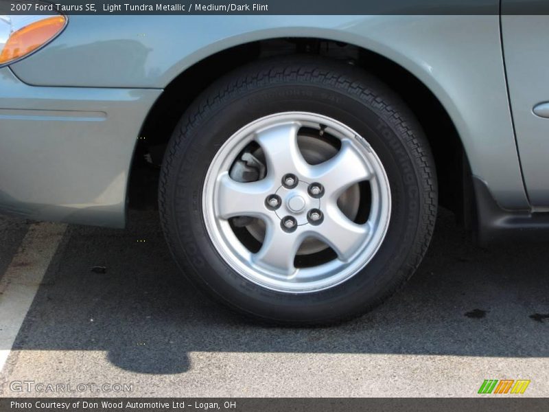 Light Tundra Metallic / Medium/Dark Flint 2007 Ford Taurus SE