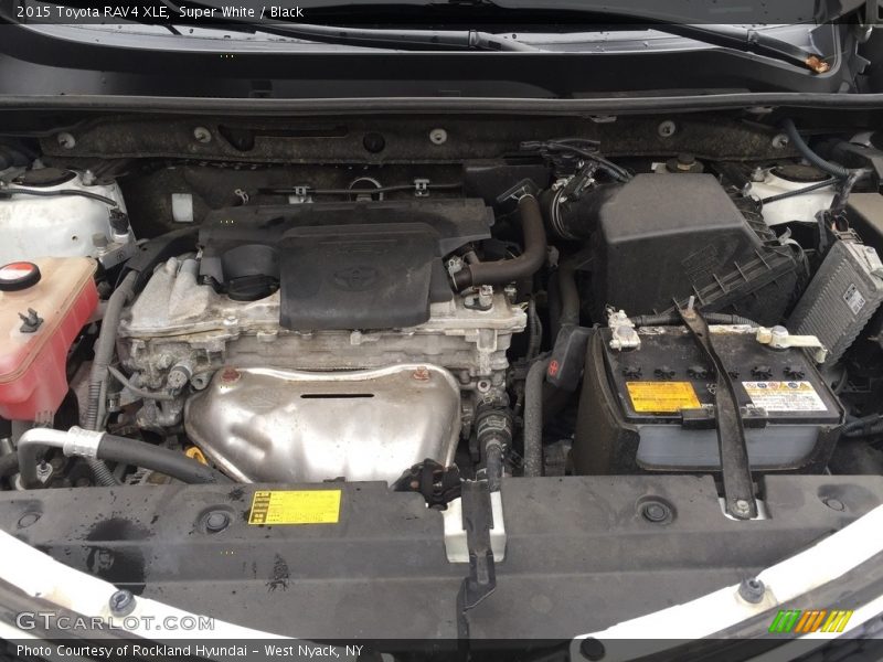 Super White / Black 2015 Toyota RAV4 XLE