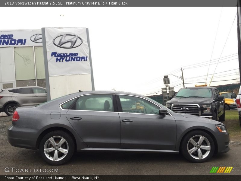 Platinum Gray Metallic / Titan Black 2013 Volkswagen Passat 2.5L SE