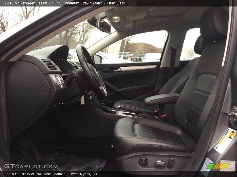 Platinum Gray Metallic / Titan Black 2013 Volkswagen Passat 2.5L SE