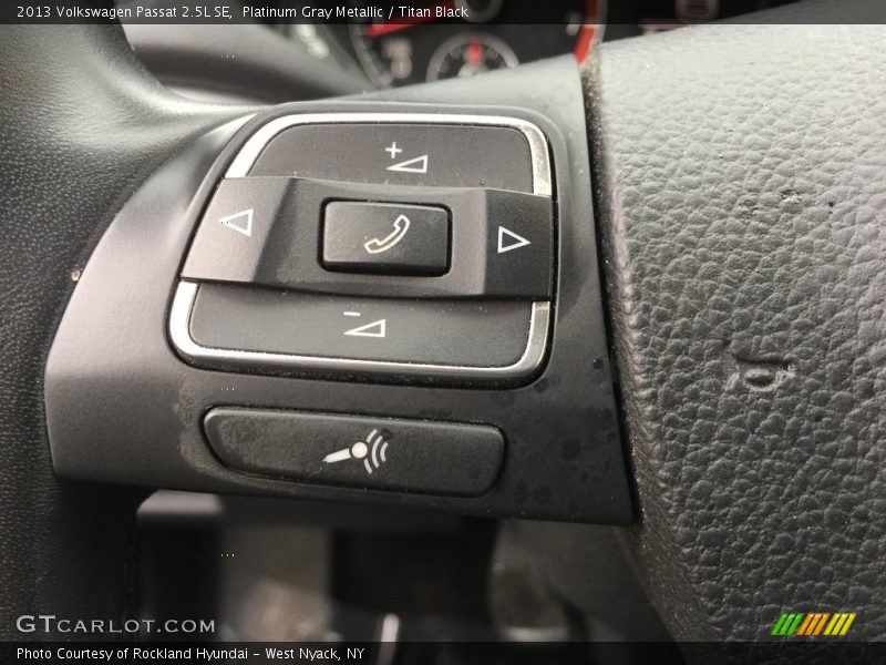 Platinum Gray Metallic / Titan Black 2013 Volkswagen Passat 2.5L SE