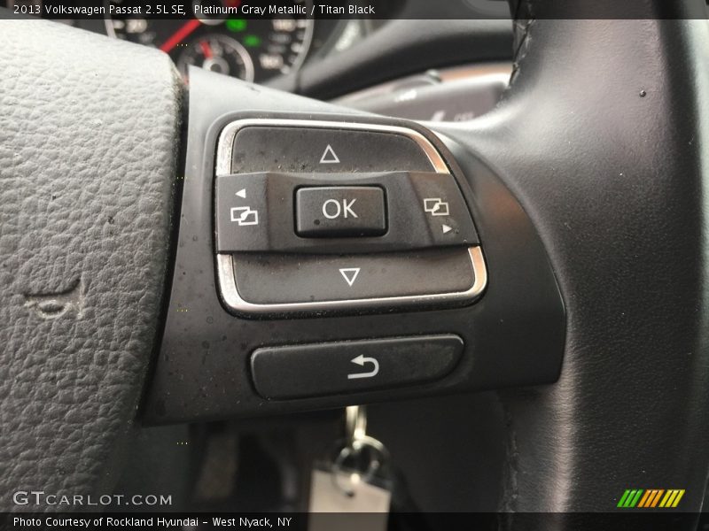 Platinum Gray Metallic / Titan Black 2013 Volkswagen Passat 2.5L SE