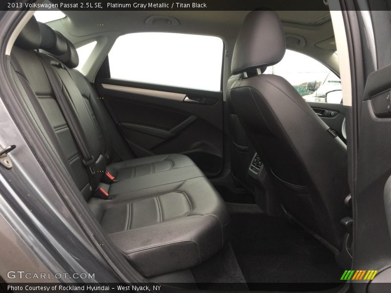 Platinum Gray Metallic / Titan Black 2013 Volkswagen Passat 2.5L SE