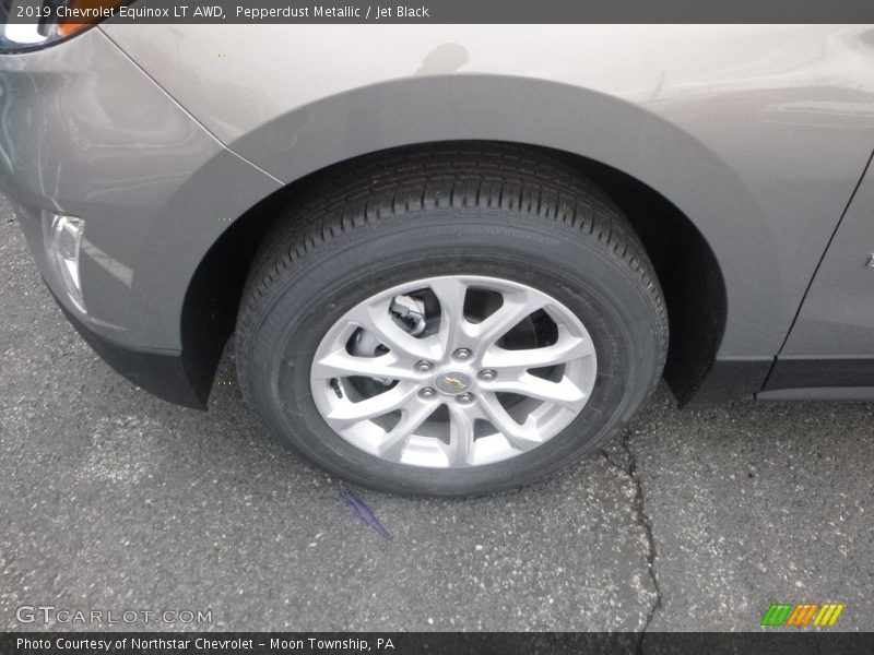 Pepperdust Metallic / Jet Black 2019 Chevrolet Equinox LT AWD
