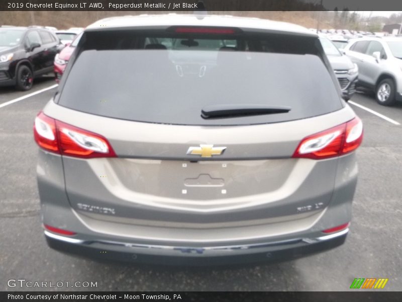 Pepperdust Metallic / Jet Black 2019 Chevrolet Equinox LT AWD
