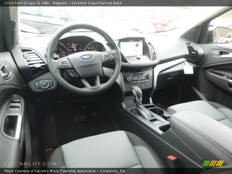 Magnetic / Chromite Gray/Charcoal Black 2019 Ford Escape SE 4WD