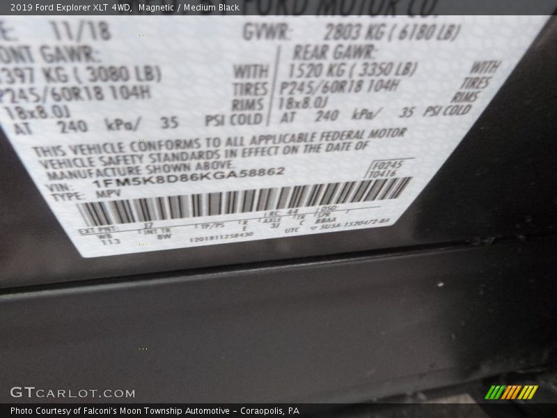 Magnetic / Medium Black 2019 Ford Explorer XLT 4WD