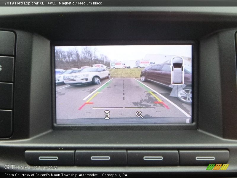 Magnetic / Medium Black 2019 Ford Explorer XLT 4WD